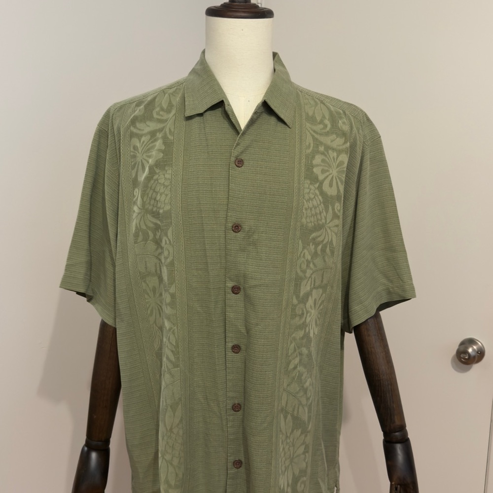 Tommy Bahama Green Casual Button Down Shirt 100% Silk Size L